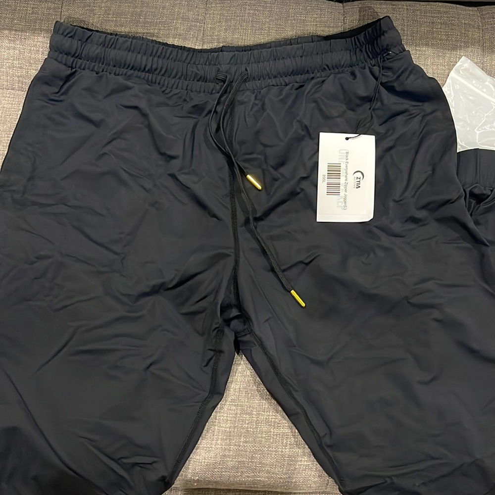 Zyia Black Everywhere Zipper Joggers size L